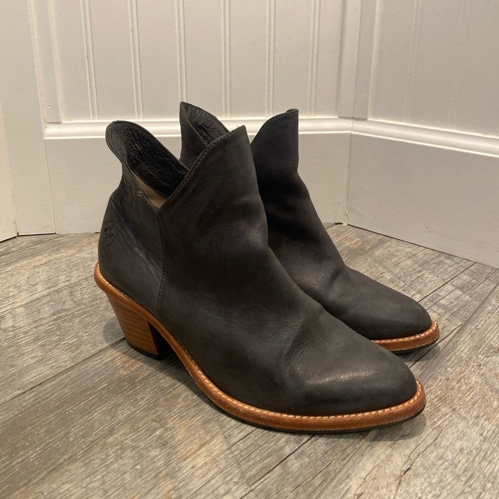 Poppy Barley Smokey Blue Leather Block Heel Ankle Boots ~ Women’s Size 7